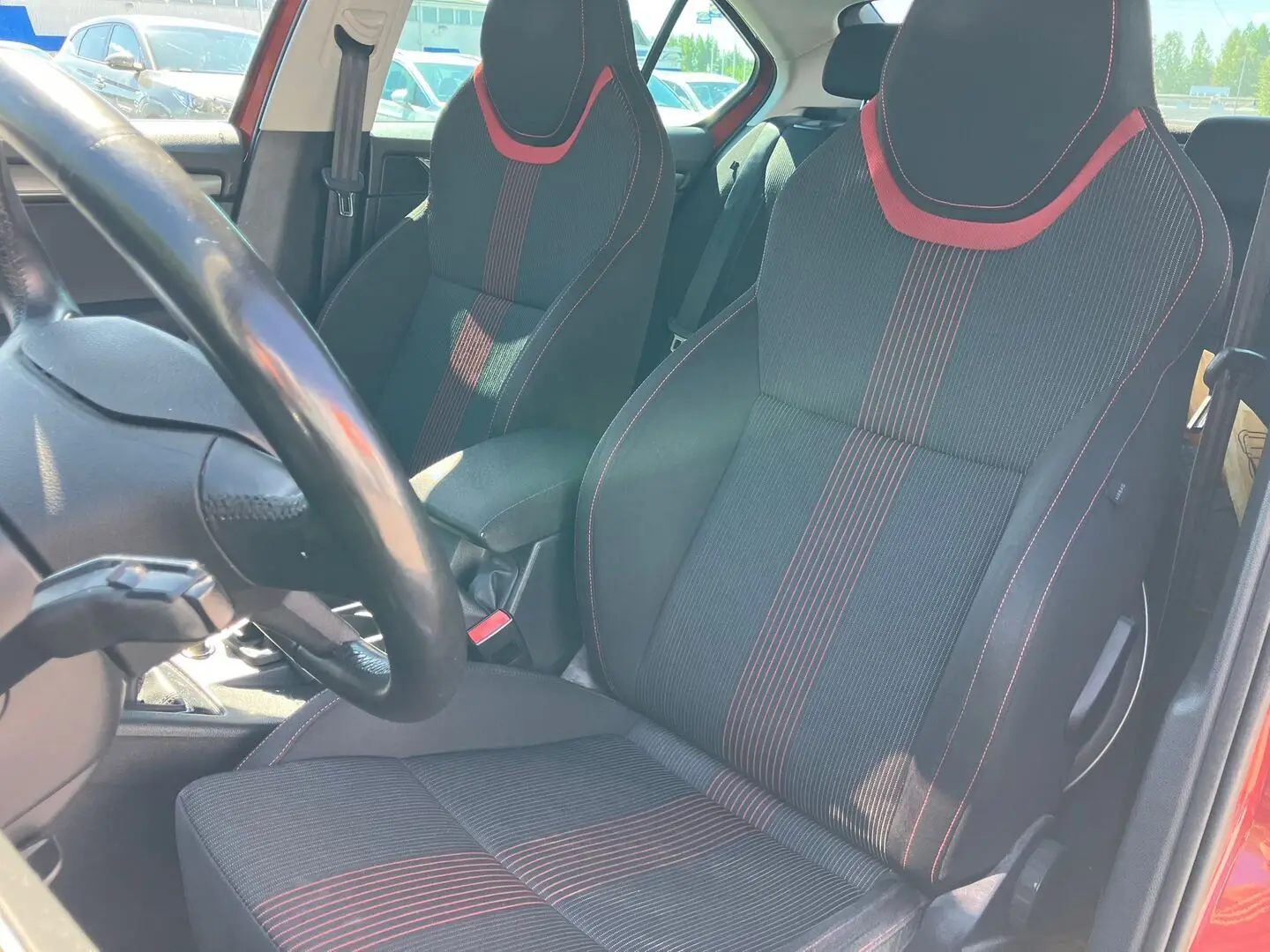 Car Image - 2jZH7NYS1eFwQTMPuji5pK