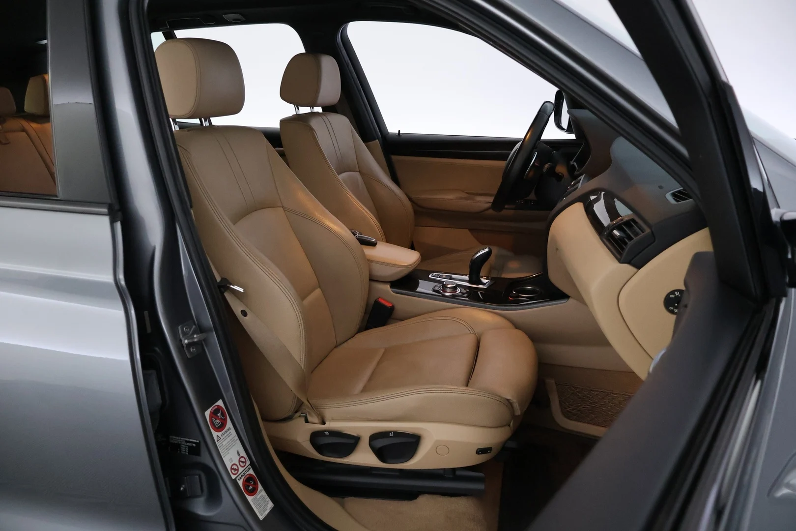 Car Image - 3dQp2xOTdCfOHHJikslRm1