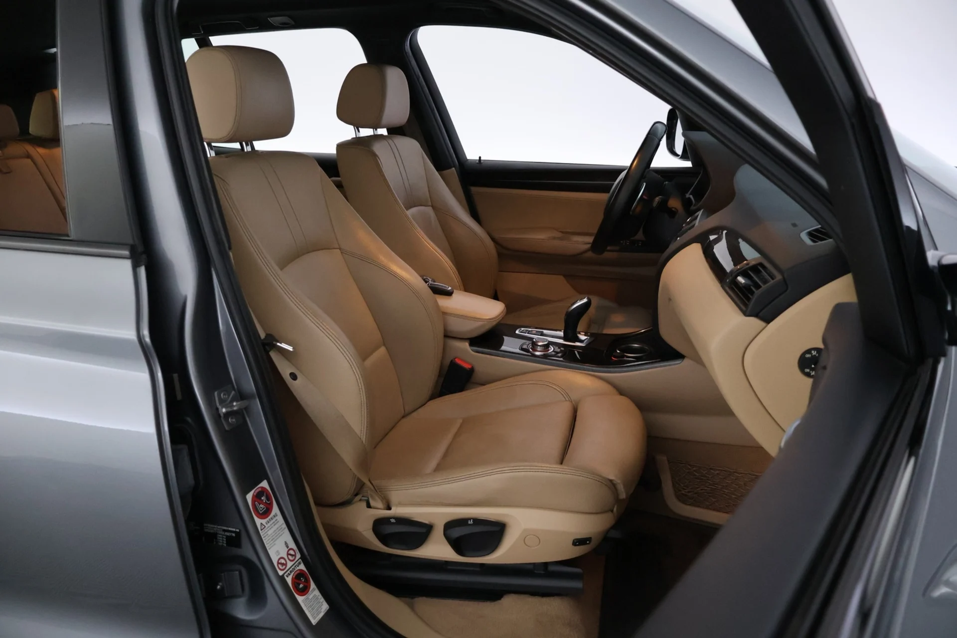 Car Image - 3dQp2xOTdCfOHHJikslRm1