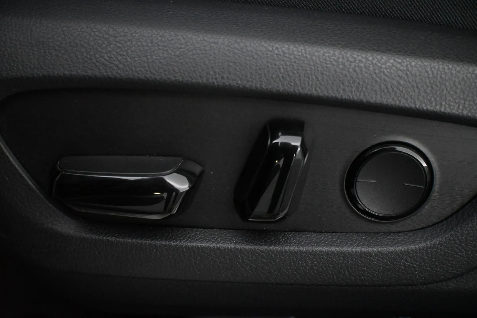 Car Image - 6PXbAVZhhkxHGSwseAvuU