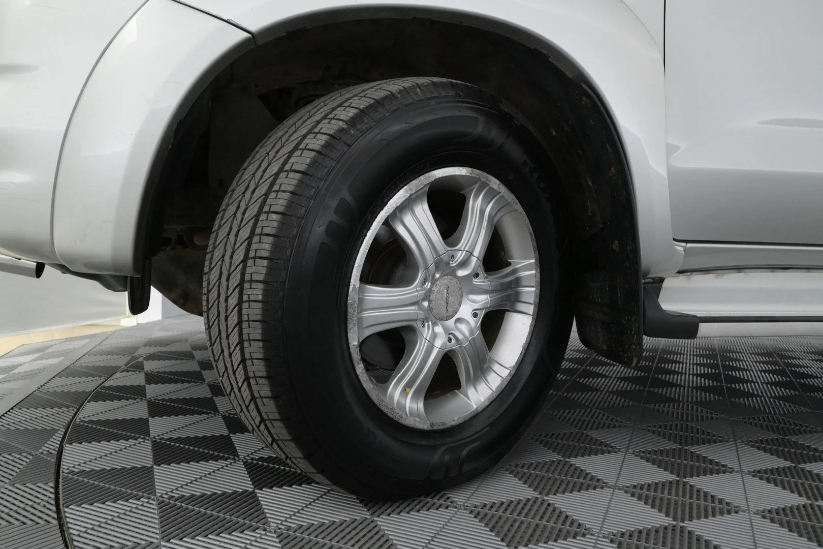 Car Image - 42KtSCfyKlmpkZ8XDsW161