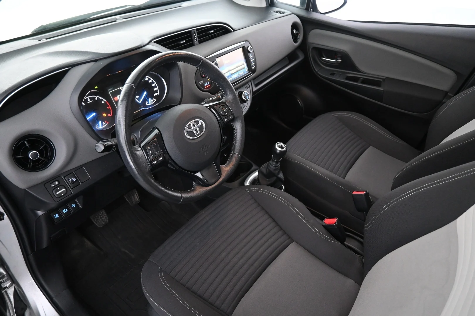 Car Image - 6cfIBiSQ9tbbKtUYD4VtFK