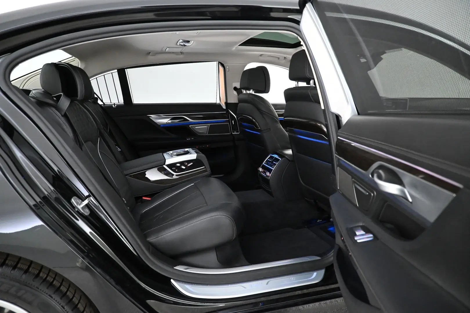 Car Image - 6HaWT749U0YPhziEg579IT
