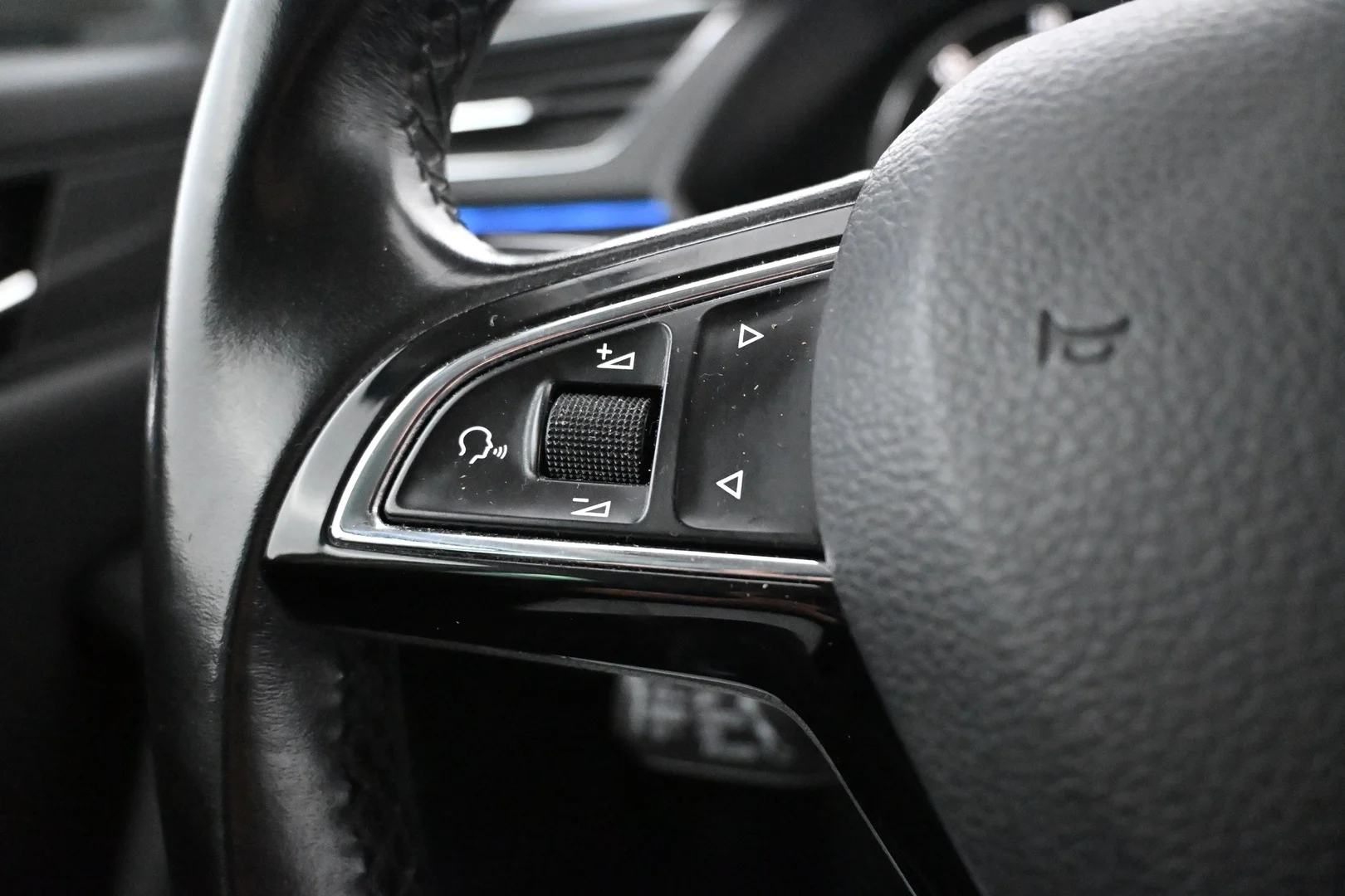 Car Image - lk2dHzc1NX635RBtsq0TI