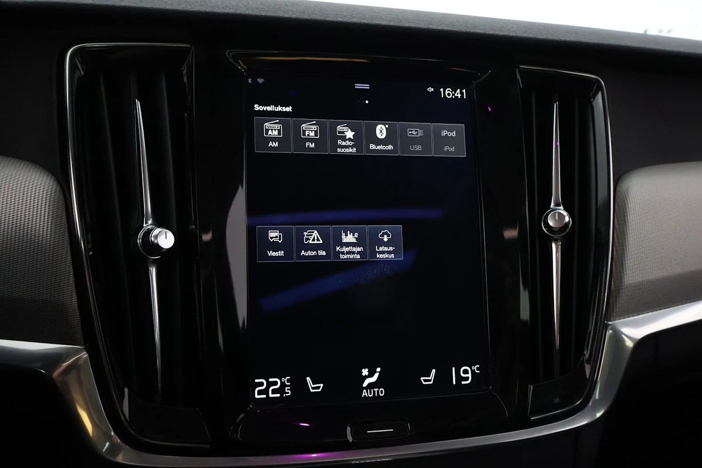 Car Image - 73Q5M2wTCcbRbEvpNTaK4W