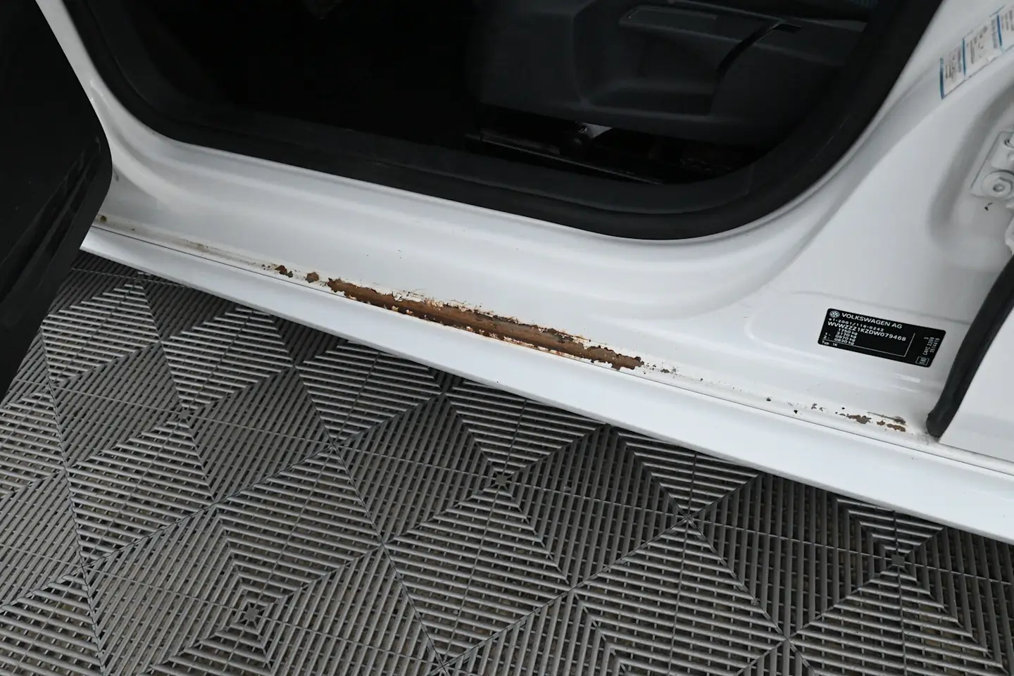 Car Image - 4PUjTZkG06DD75cKPM4Upr