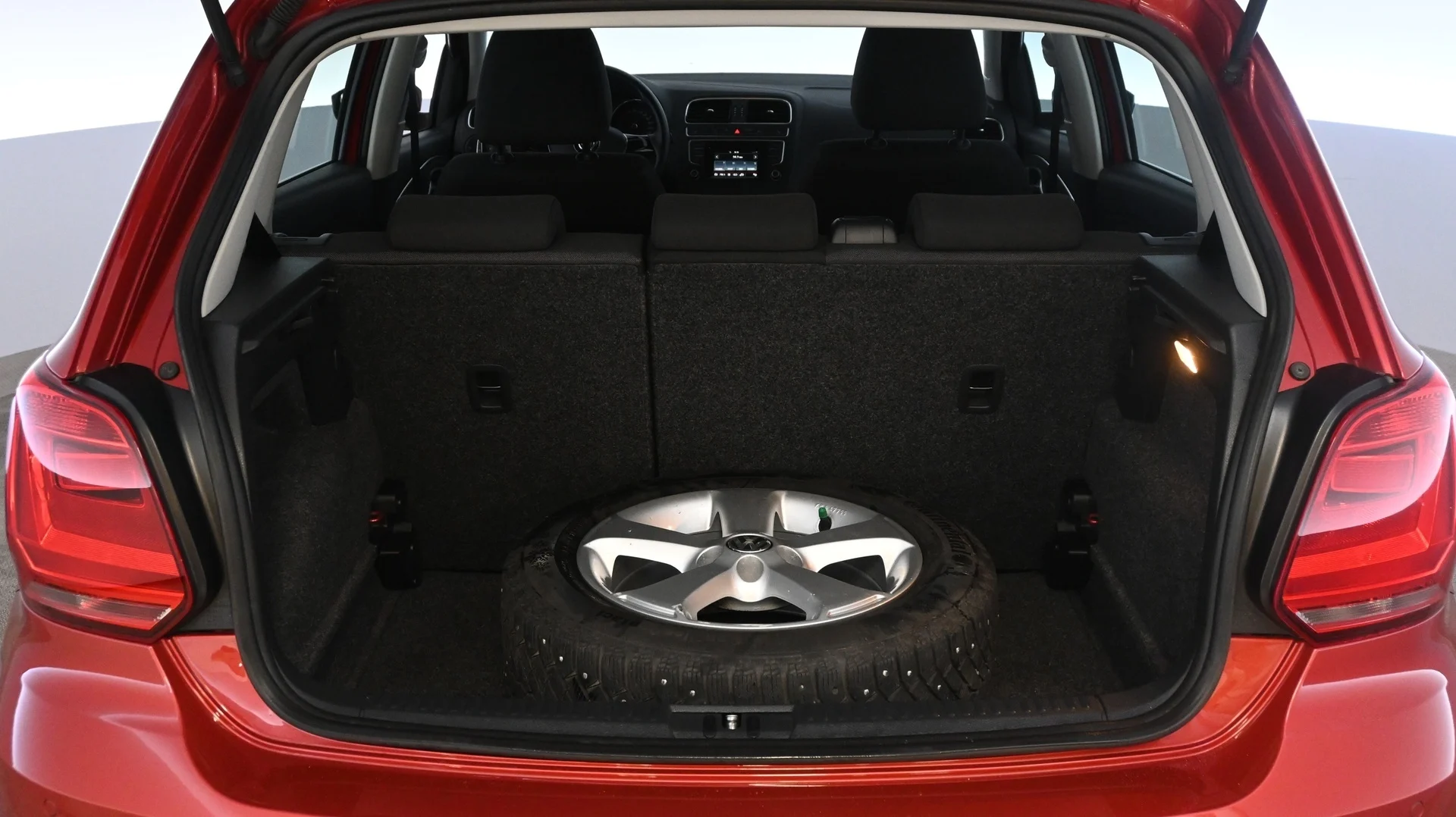 Car Image - 4eXyhsoEzLeNmdTKmIp278
