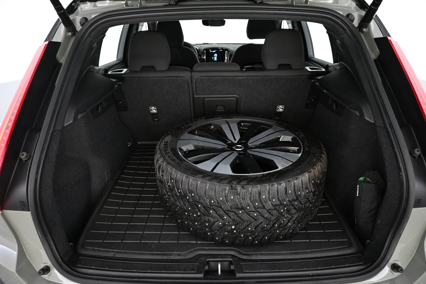 Car Image - 52CzLIX6ngfZIV0x2XuCJv