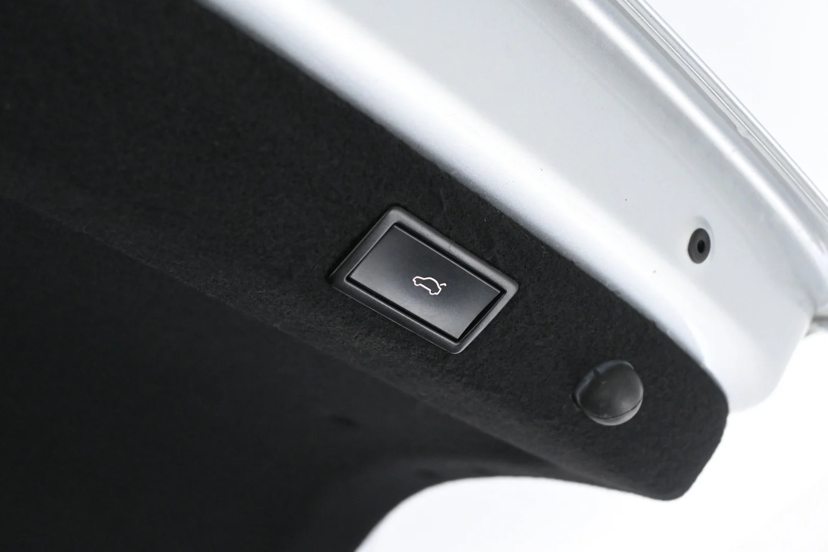 Car Image - gL70p8O1LgRdxLnnQ3AeD