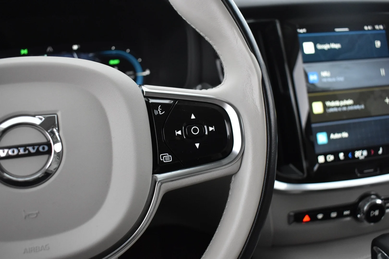 Car Image - 4WnqqSWH00hcIwQev0c6mD