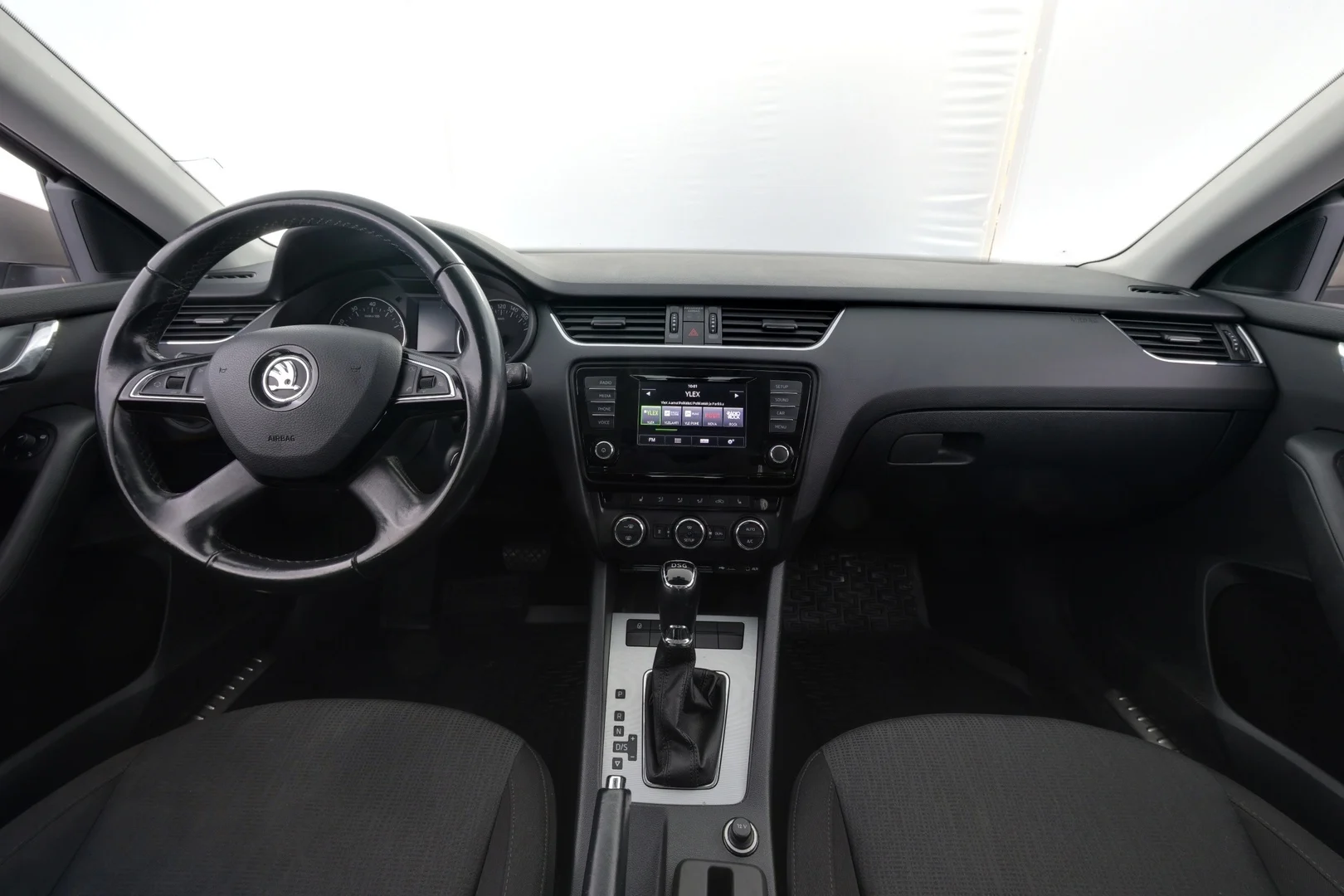 Car Image - 2XegQVmIwsXVGjiIW3Yg8v