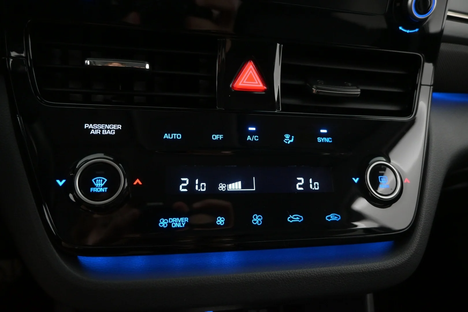 Car Image - 5mwU4eF3j9Q9k6GOh1XCaM
