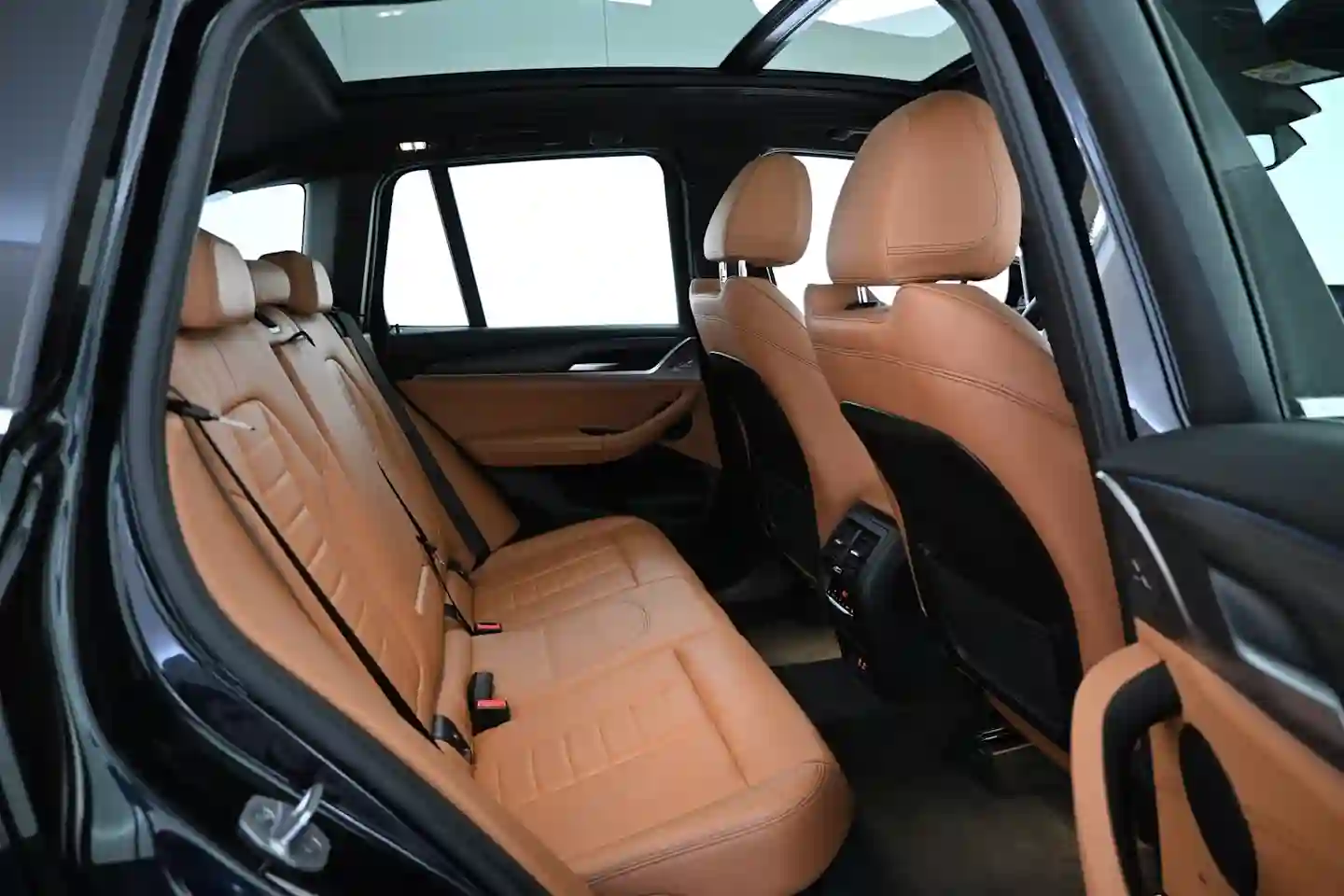Car Image - 53P9BRYIF9Y8y1xeq8beaH