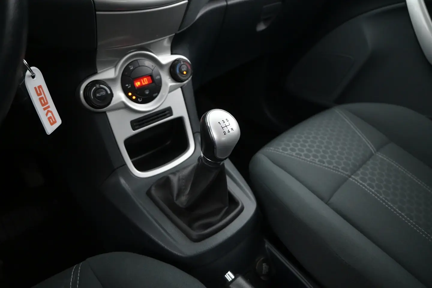 Car Image - 2dXOcY0tPDx7JM2zI5IndW