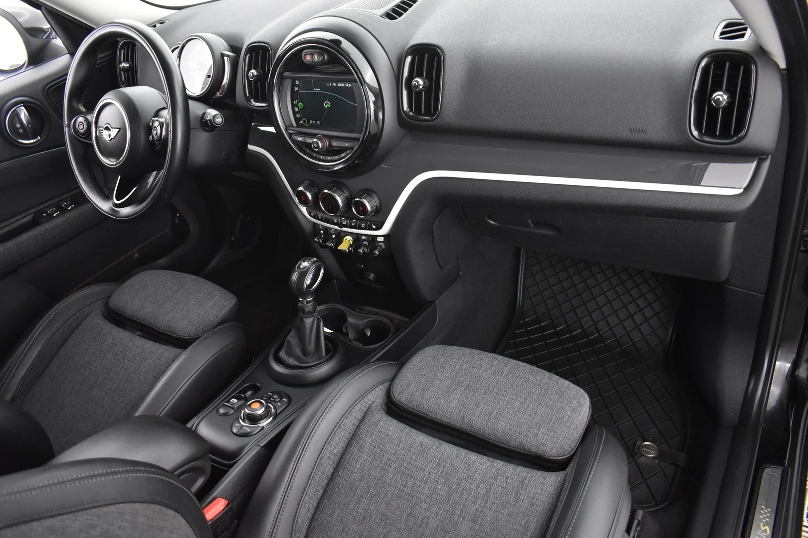 Car Image - 6L1h2K0UcVAehB6d9aBsfY