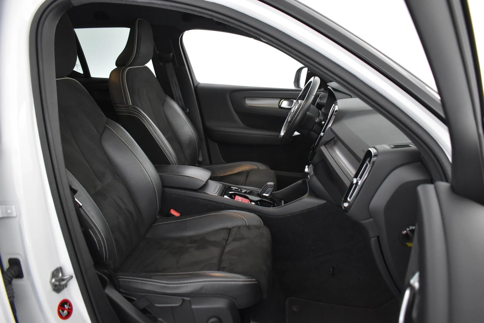 Car Image - 7BH0iLoQAK5zrQWvGs4p8e