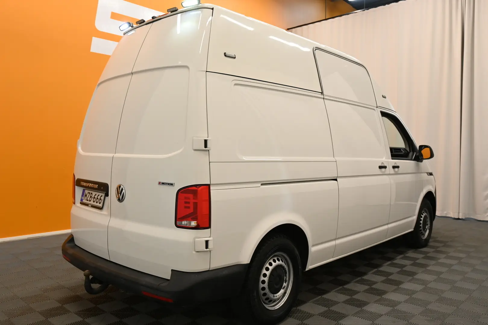 Car Image - 4hGbt8yN8qw8p2hJeqCsLy