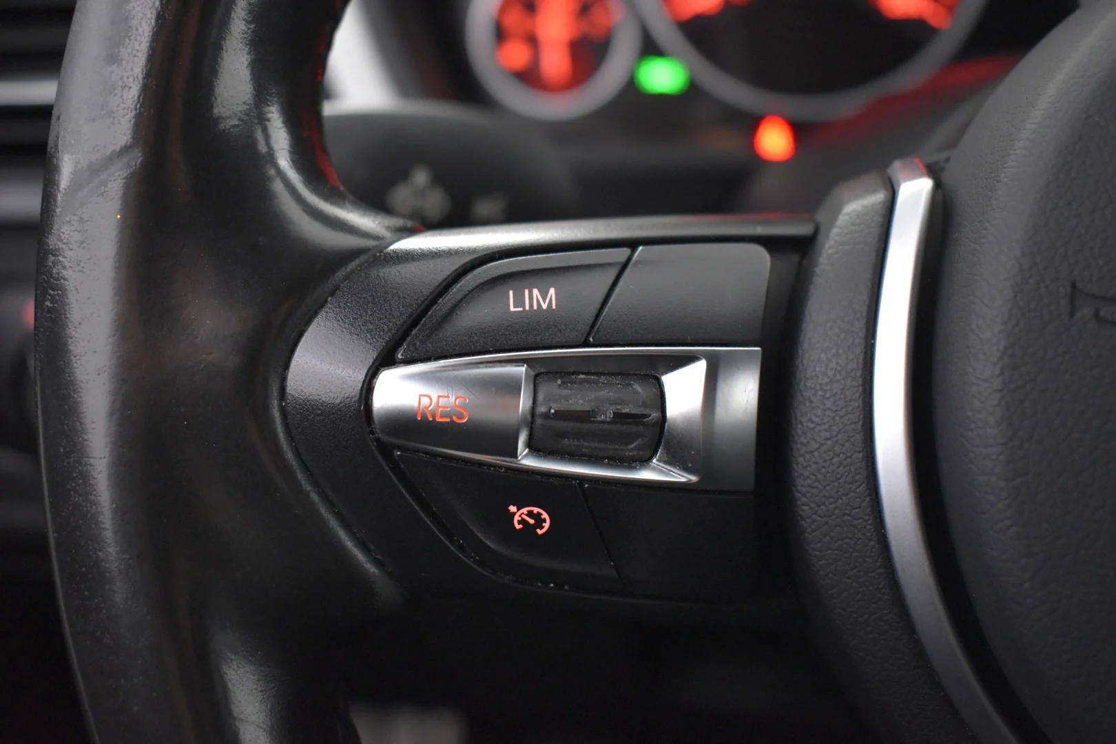 Car Image - 4ltpRQBgzcT4H3MtUhVP5w