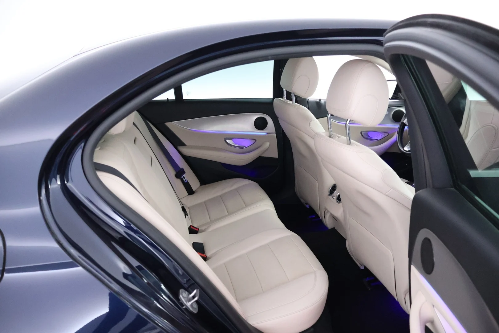 Car Image - 5iAFwpKBvs7FyRRWXxDqoF