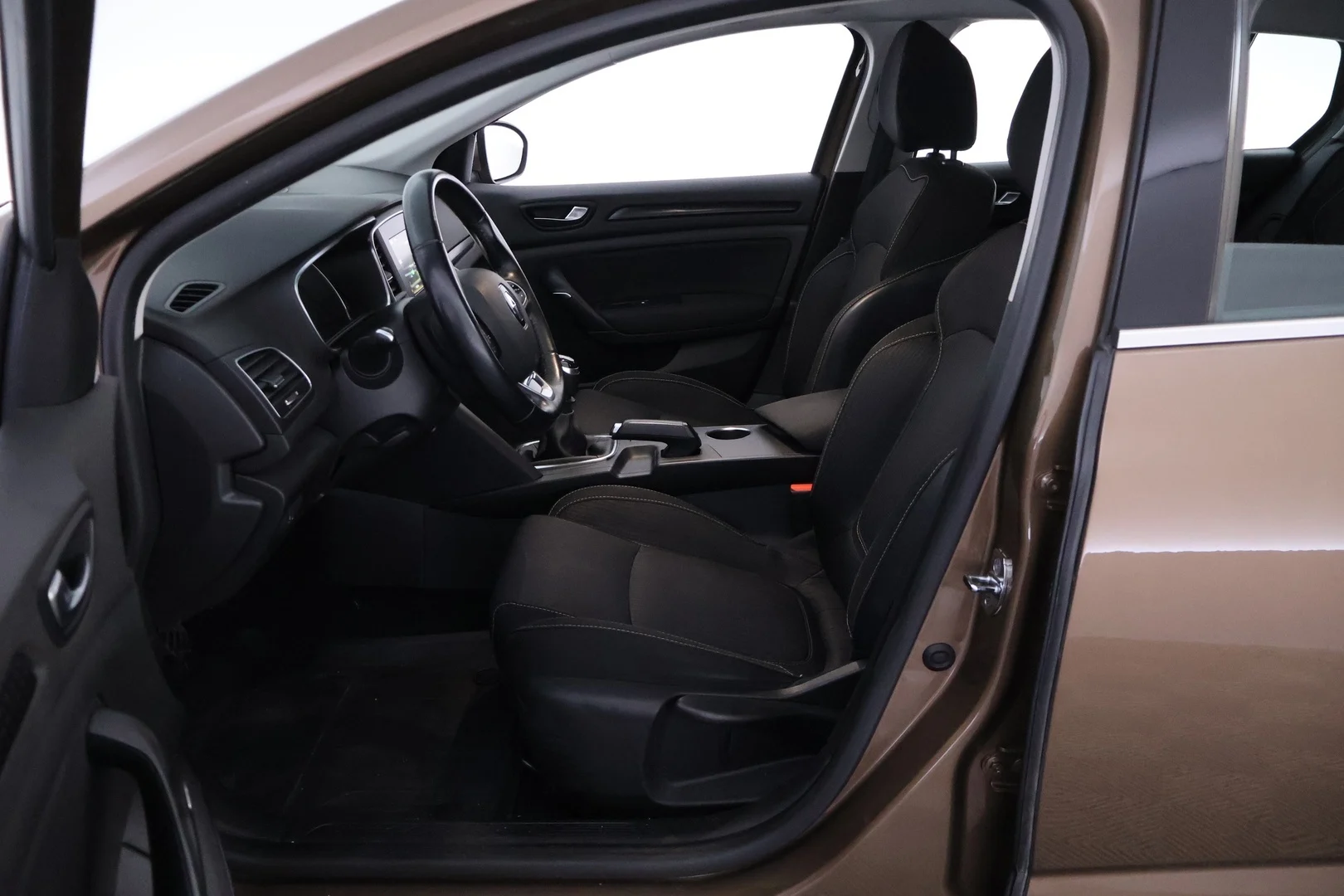 Car Image - 2N850zE7CNqU7Rz4bhTdpS