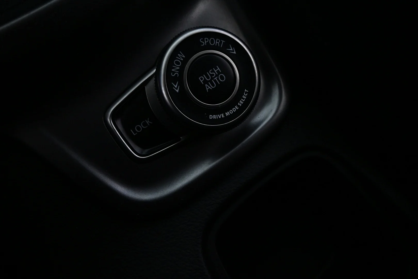 Car Image - 3henFChgEybtG8uc4QLBcE
