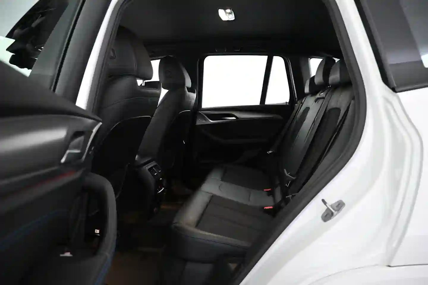 Car Image - 3v7Ro4vZtNZbV4eFfTMxqV