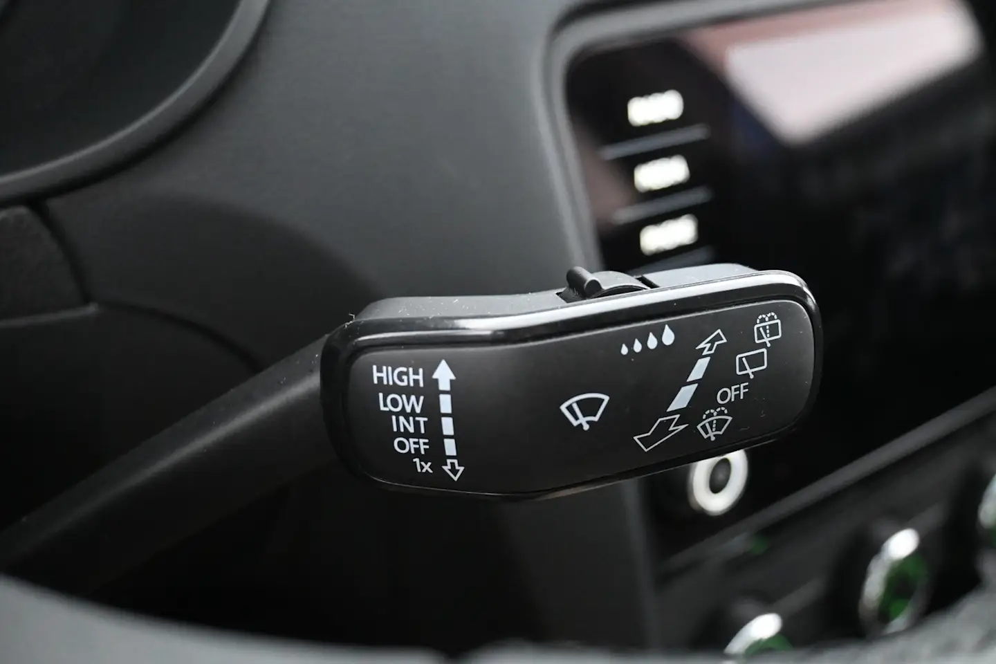 Car Image - 4IYAlPh2Bmz0a6QzDiIAz1