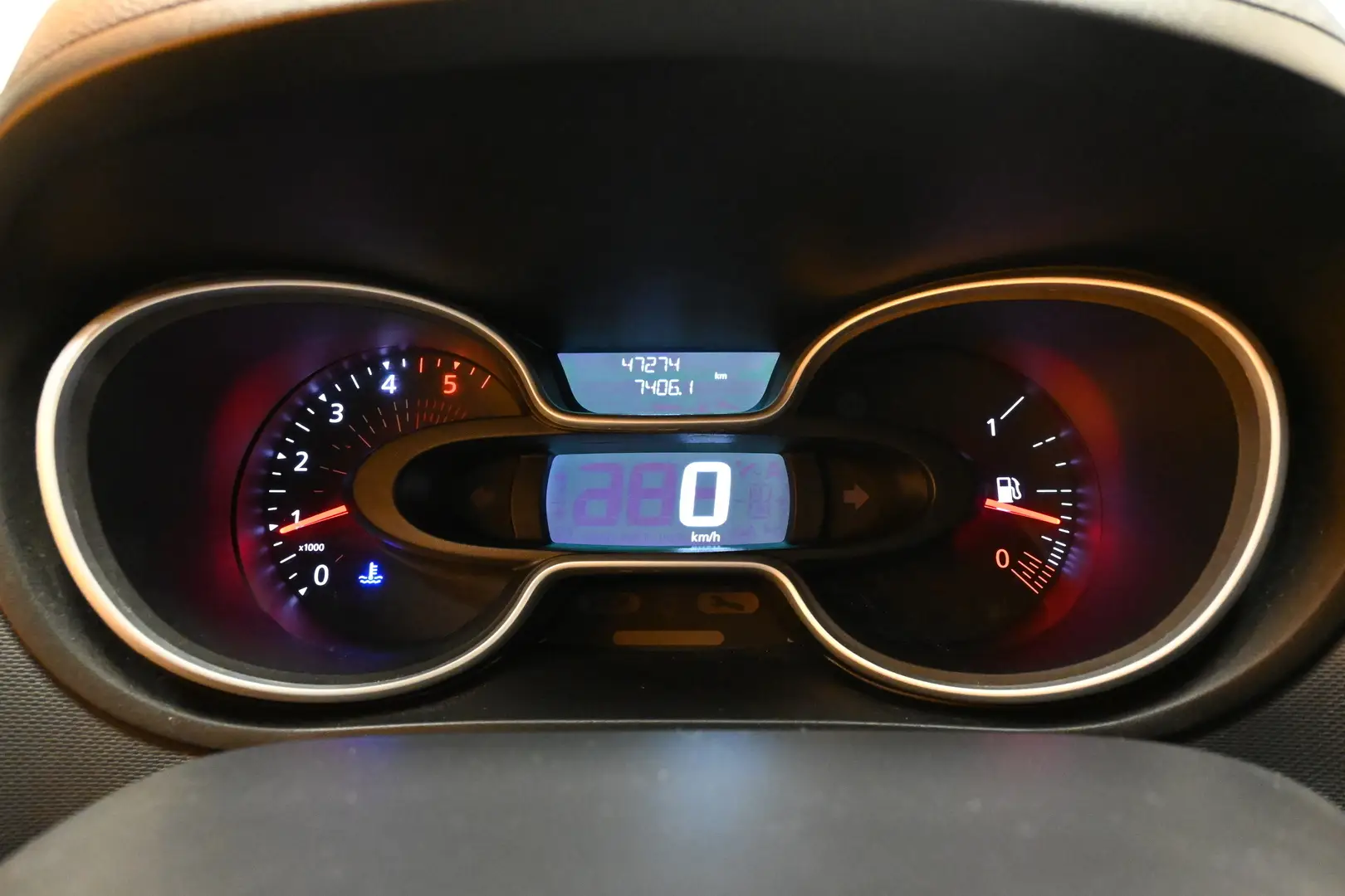 Car Image - 5WQlO86TEC88QPeYpFwV3Z