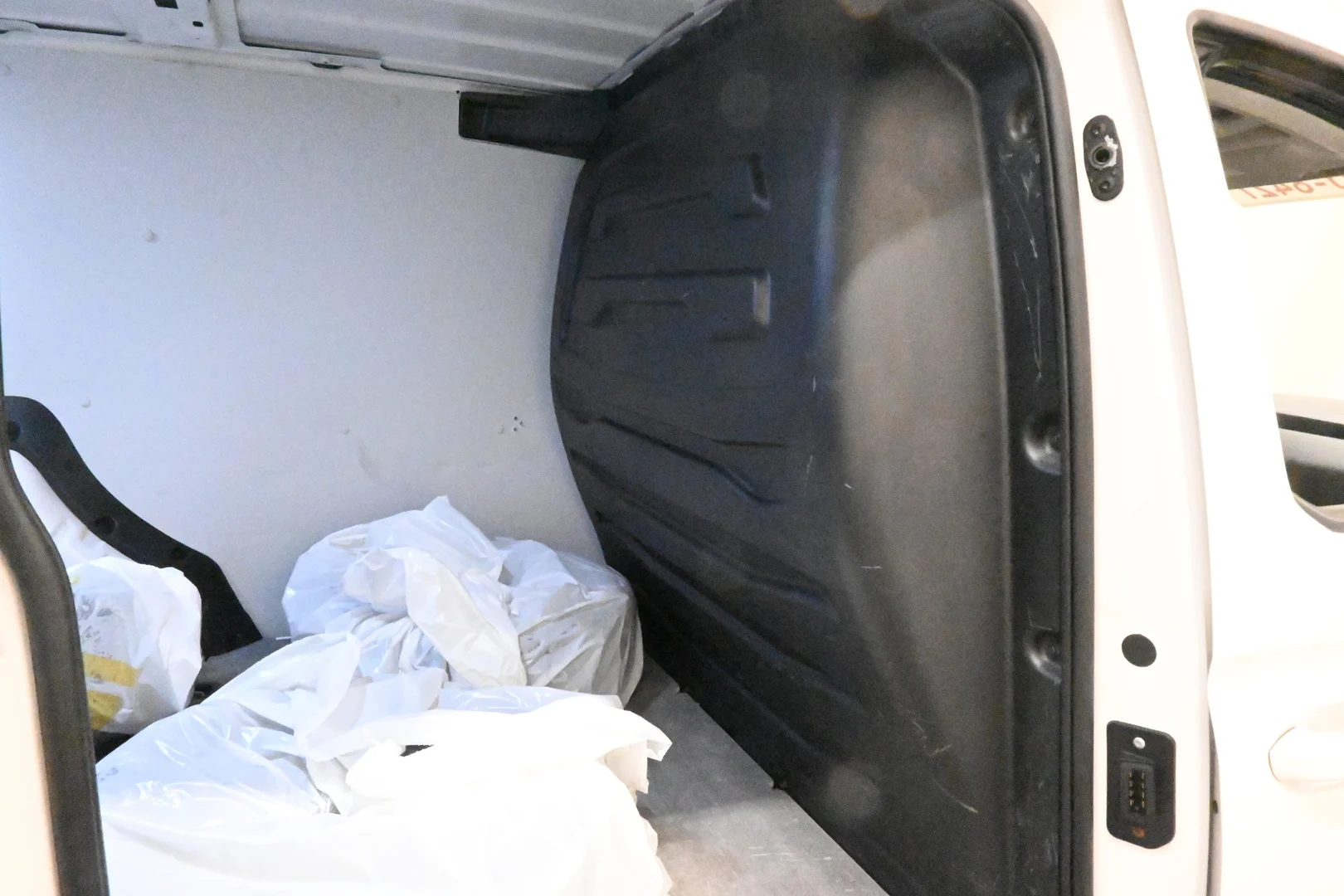 Car Image - 7zeitTk3RE76c5giil8nCU