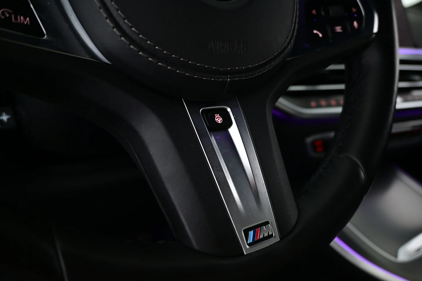 Car Image - HOMrbvUO5qV8kCXcWz31e