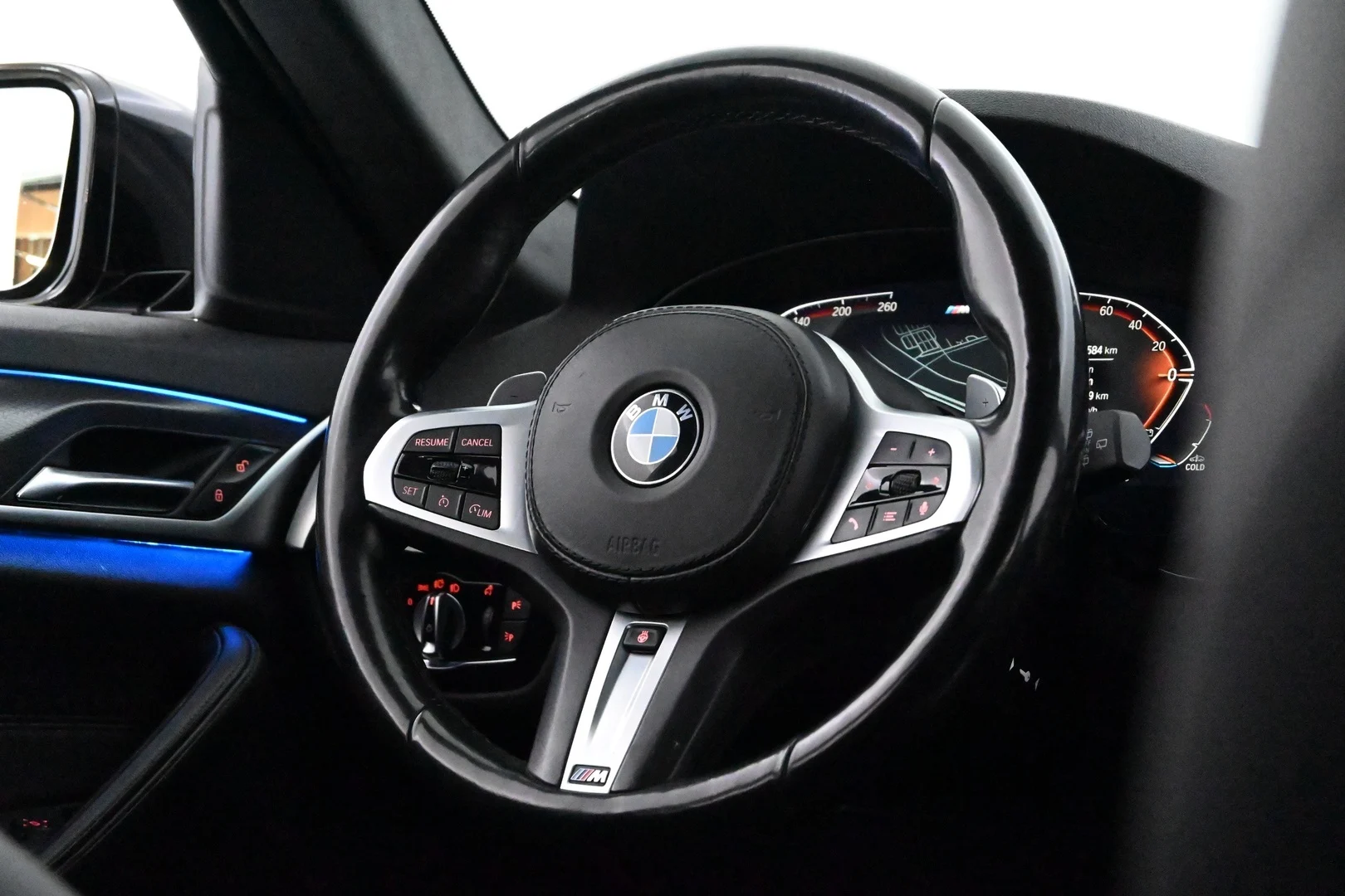 Car Image - 4D7ZVxXGTz6r8SPDL5Wg8