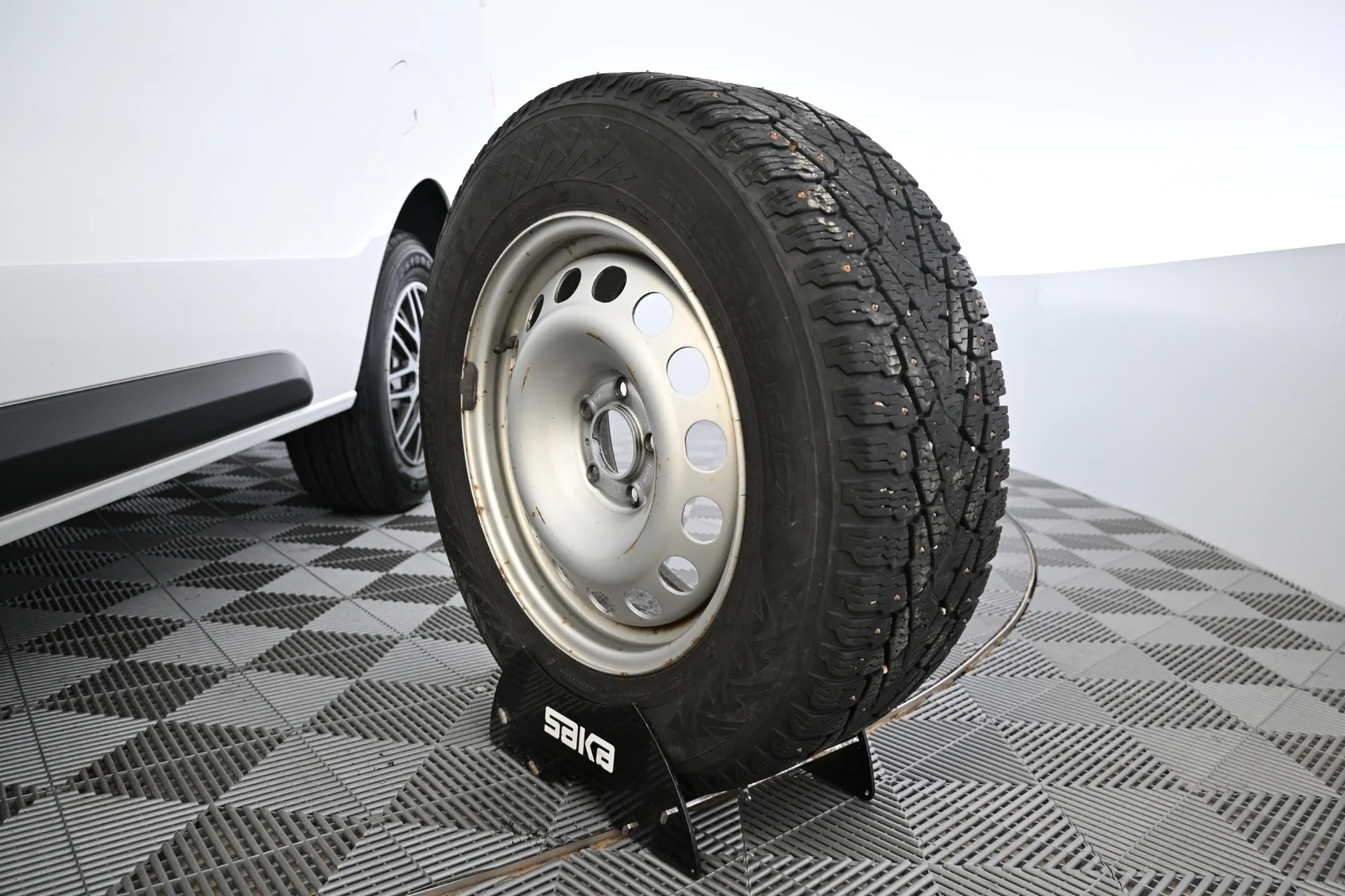 Car Image - 4kqRQgfX8w5VcgwbRb7byV