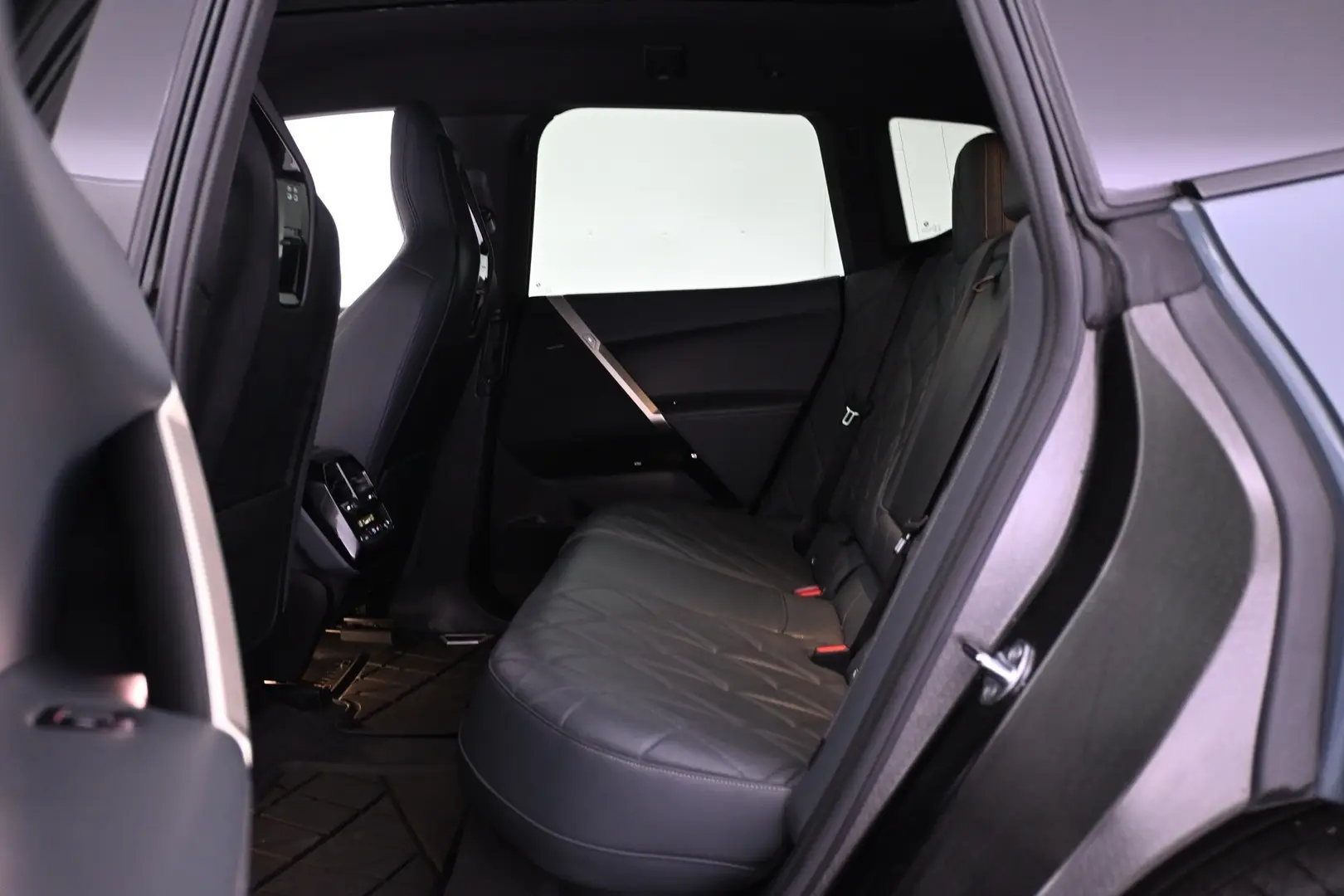 Car Image - 2zbYadMZMNzjxGrtlRPLb0