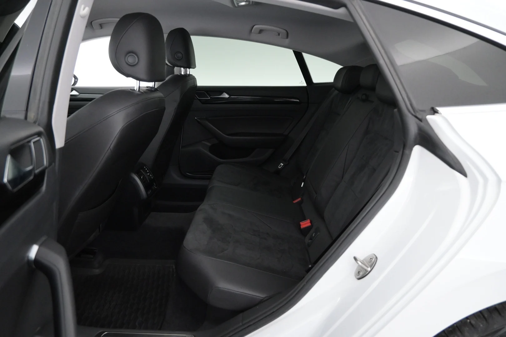 Car Image - 2uSetRmLrhgu4jQWtjDbEV