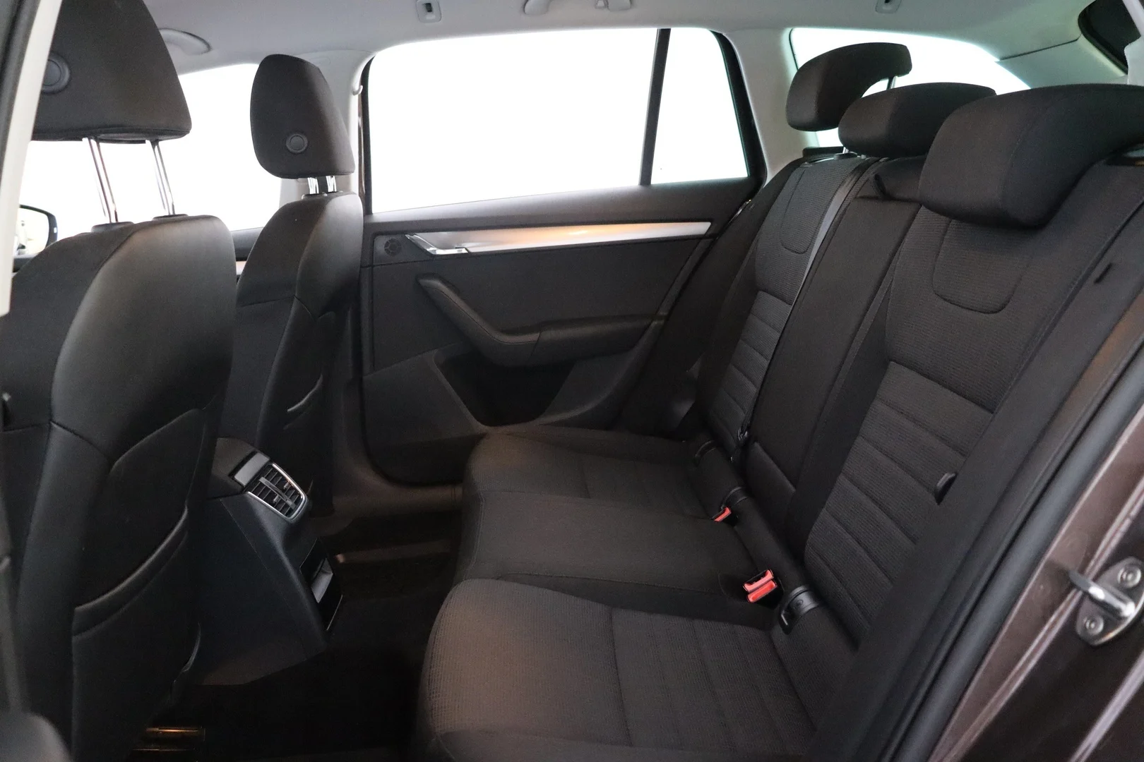 Car Image - 19iayJ62SD4HaOQELJrBDH