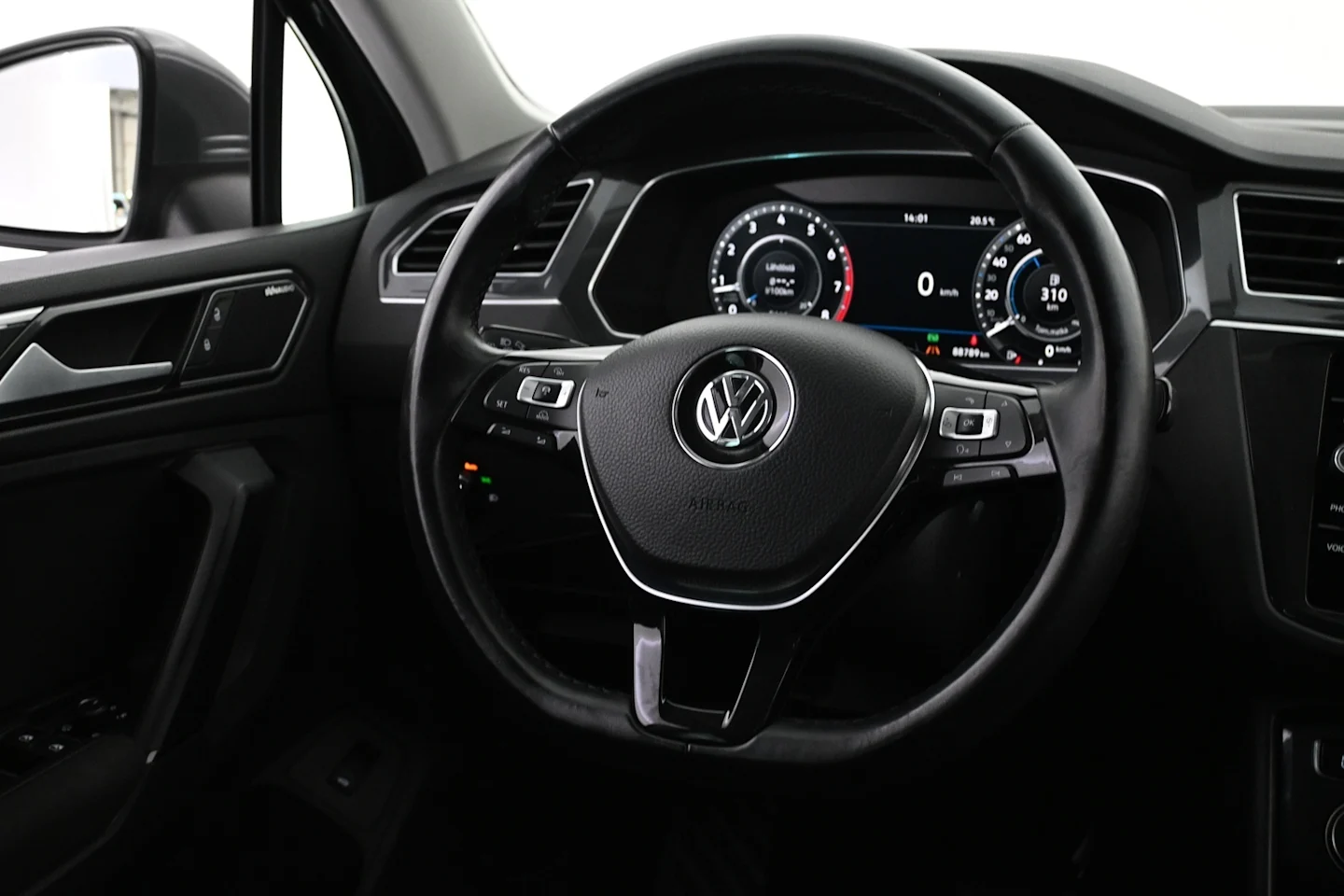 Car Image - 2KMQFqKwyYUjafbbSJrk1e