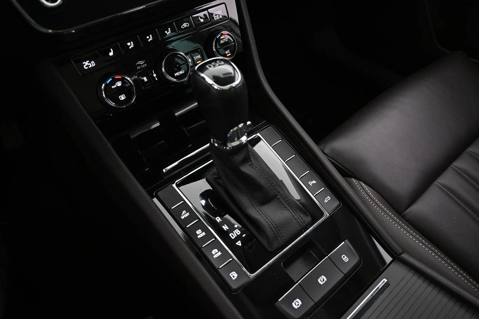 Car Image - 3H7KBtJ1PhV3YfQ1iLJQZu