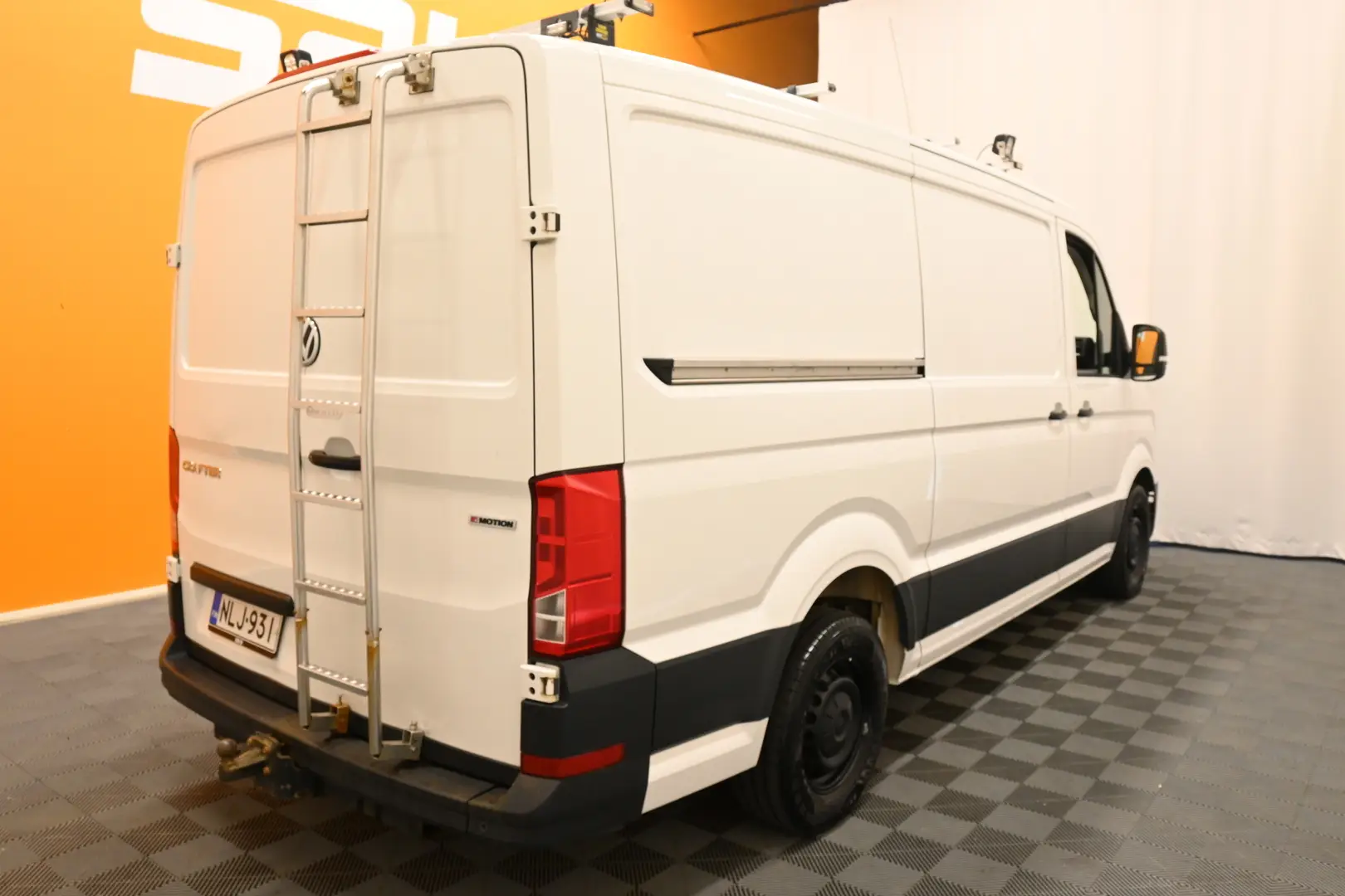 Car Image - 2mHVyWxotyuWy5bZ4BLs4a