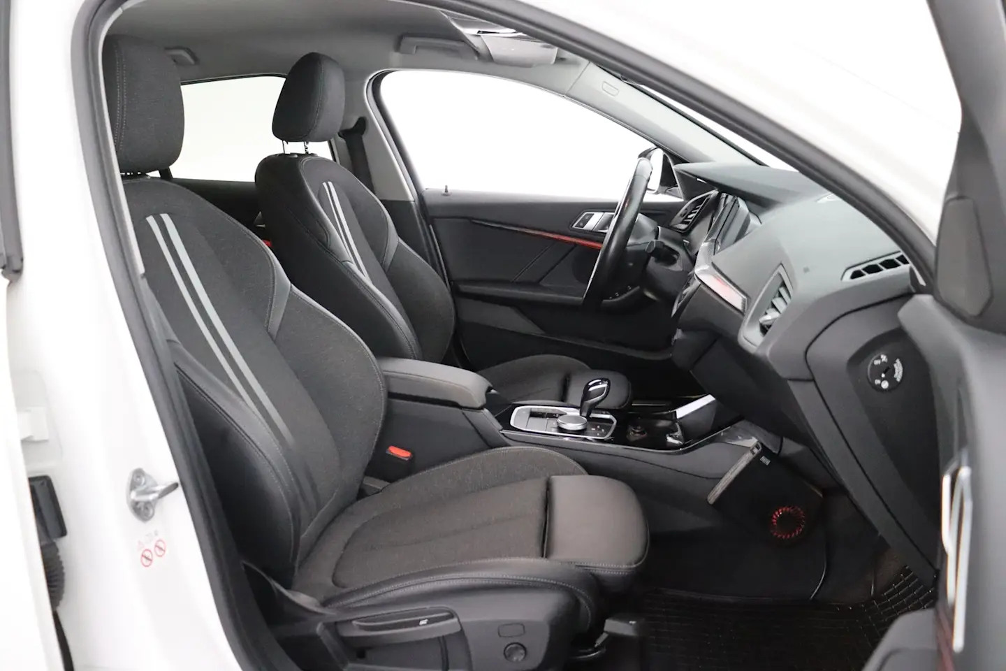 Car Image - 3NFLyRLOvOHHZrBj9xKKzH