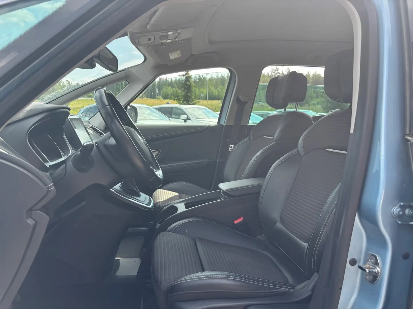 Car Image - FkRnbxb06chVx4R8wmGJx