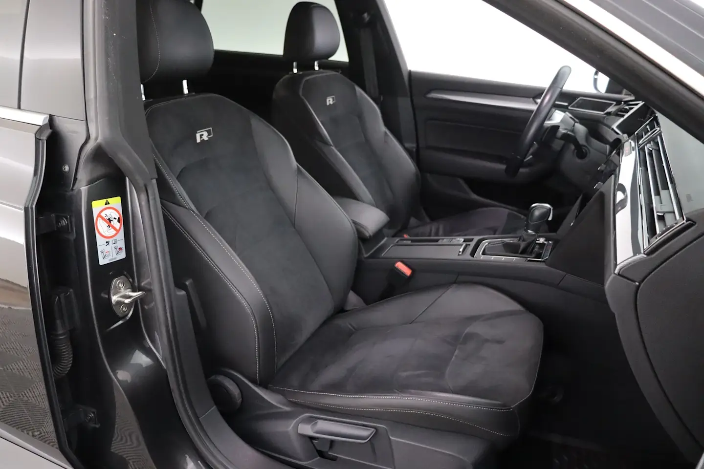 Car Image - 4LtI4wrhUChDjwI0wle9hs