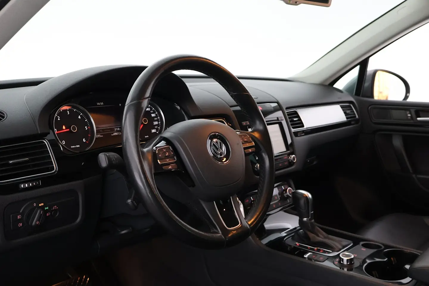 Car Image - 50bQSKPKUdplPkw9hT5JTe