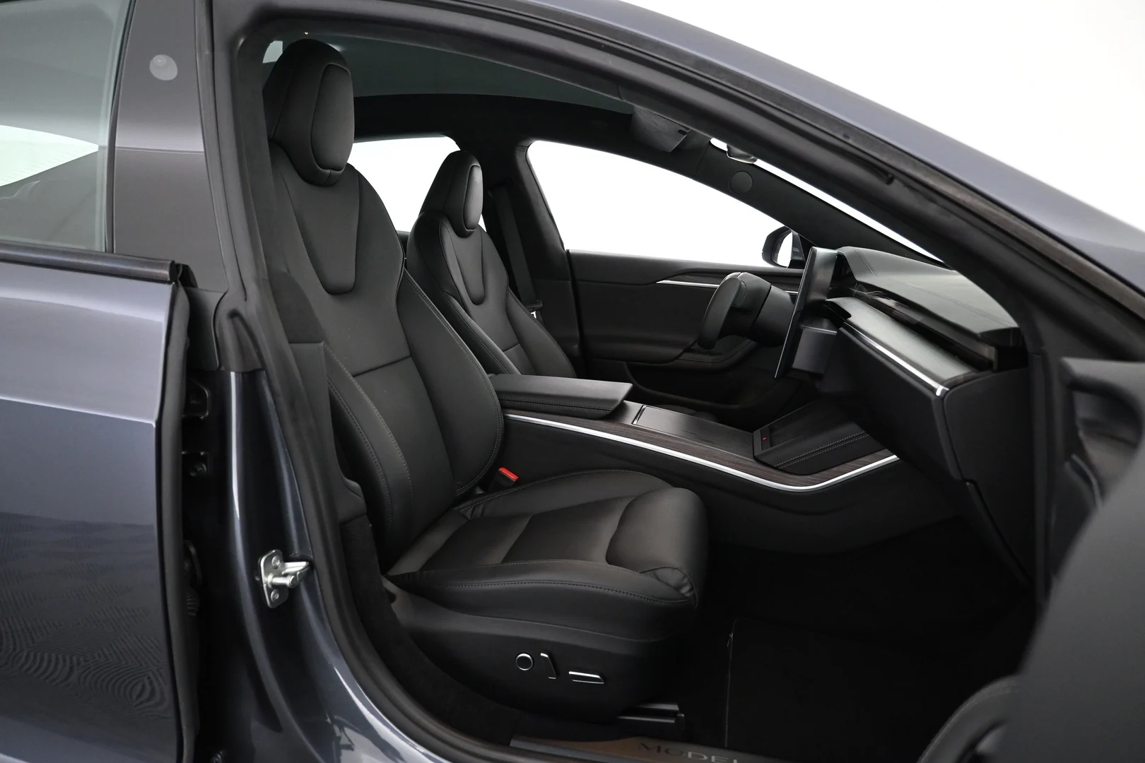Car Image - 7kbRt0kGRE7isqF990QnTN