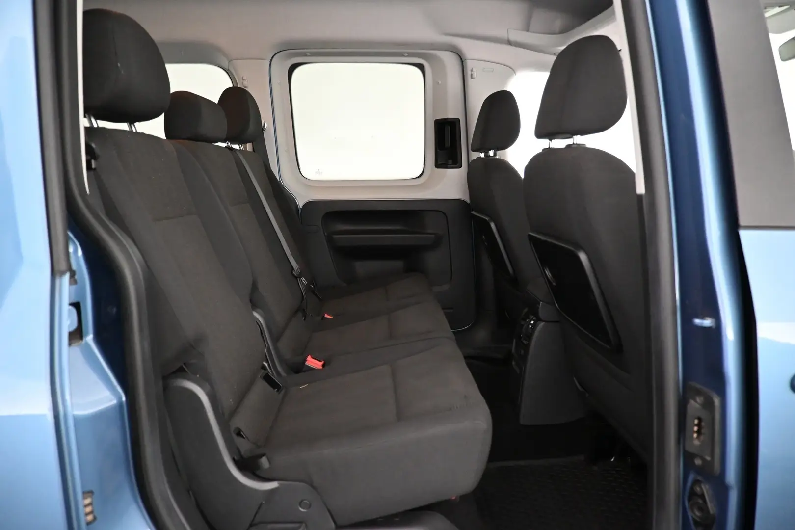 Car Image - 2CJxZB0drtuFc40LycArEv