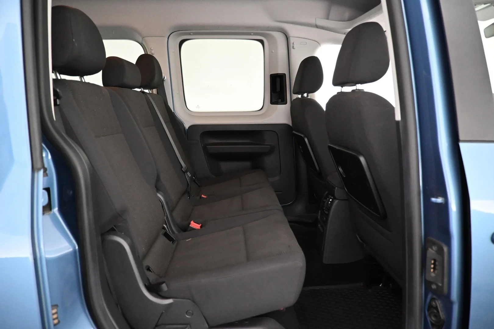 Car Image - 2CJxZB0drtuFc40LycArEv