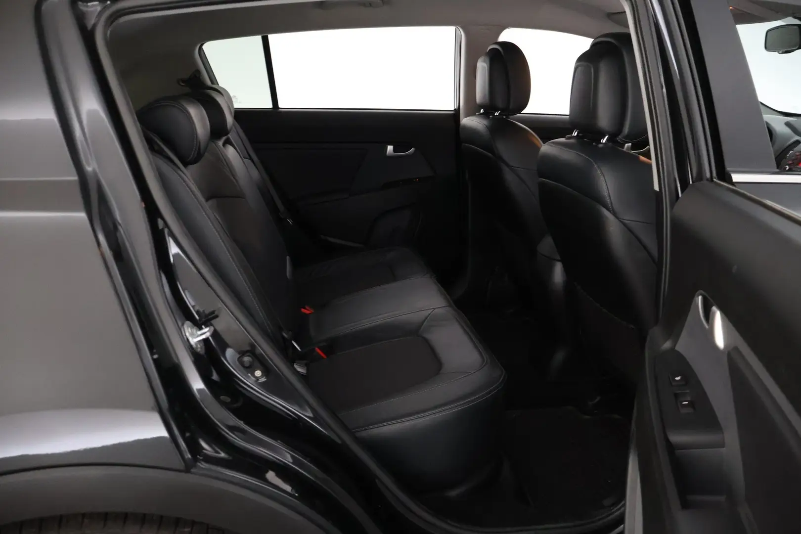 Car Image - 6raopTjJXkANRvoUD7Dd2R
