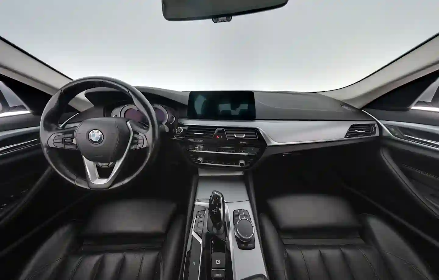 Car Image - 1nWlENejLu9se5XcZMLbml