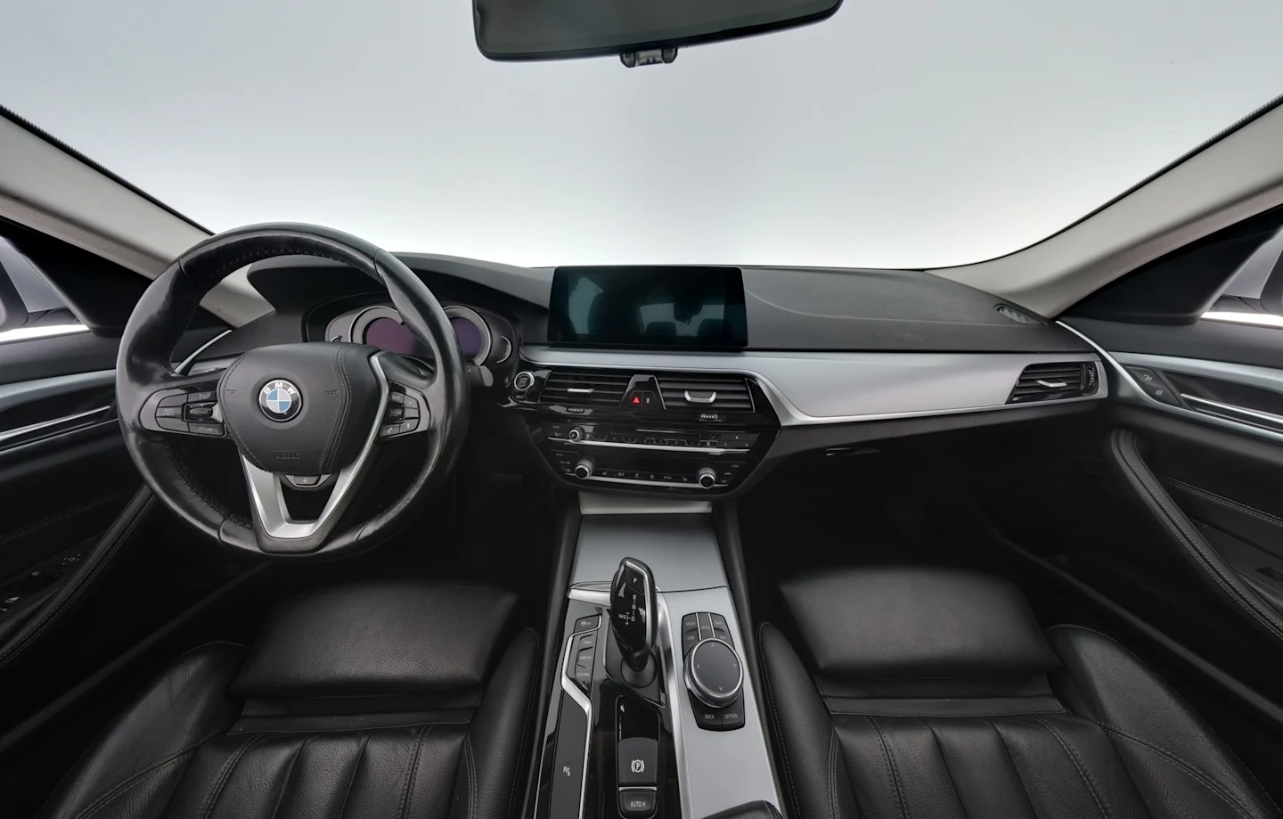 Car Image - 1nWlENejLu9se5XcZMLbml