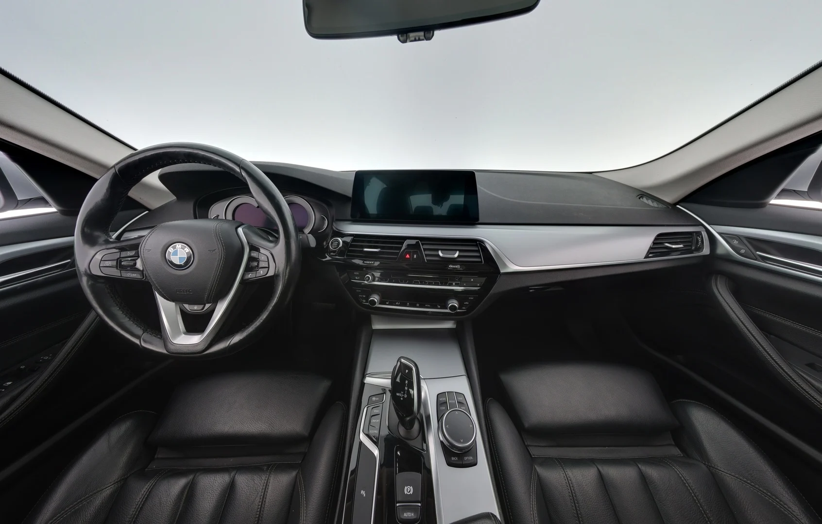 Car Image - 1nWlENejLu9se5XcZMLbml