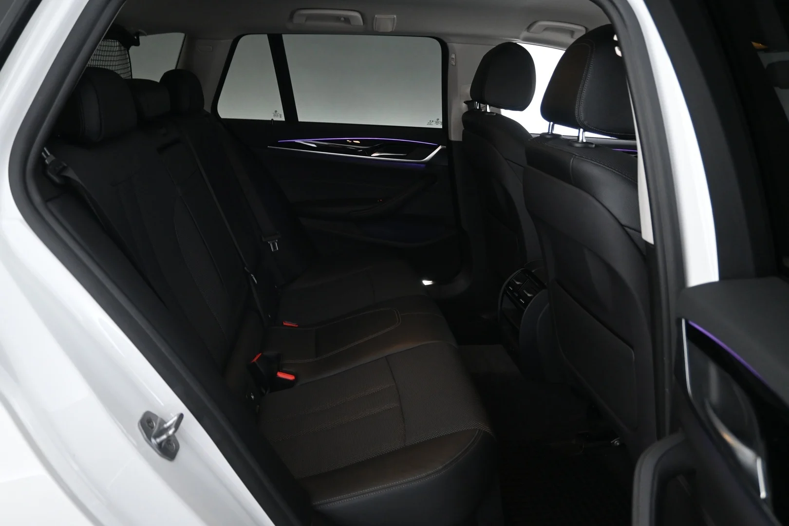 Car Image - 9RPNEC32VBFpnnaS7VdfA